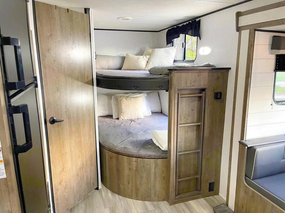 Rv Located On Private Property, Providing Access To The Guadalupe River, Accommodates Up To 5 Guests New Braunfels Ngoại thất bức ảnh