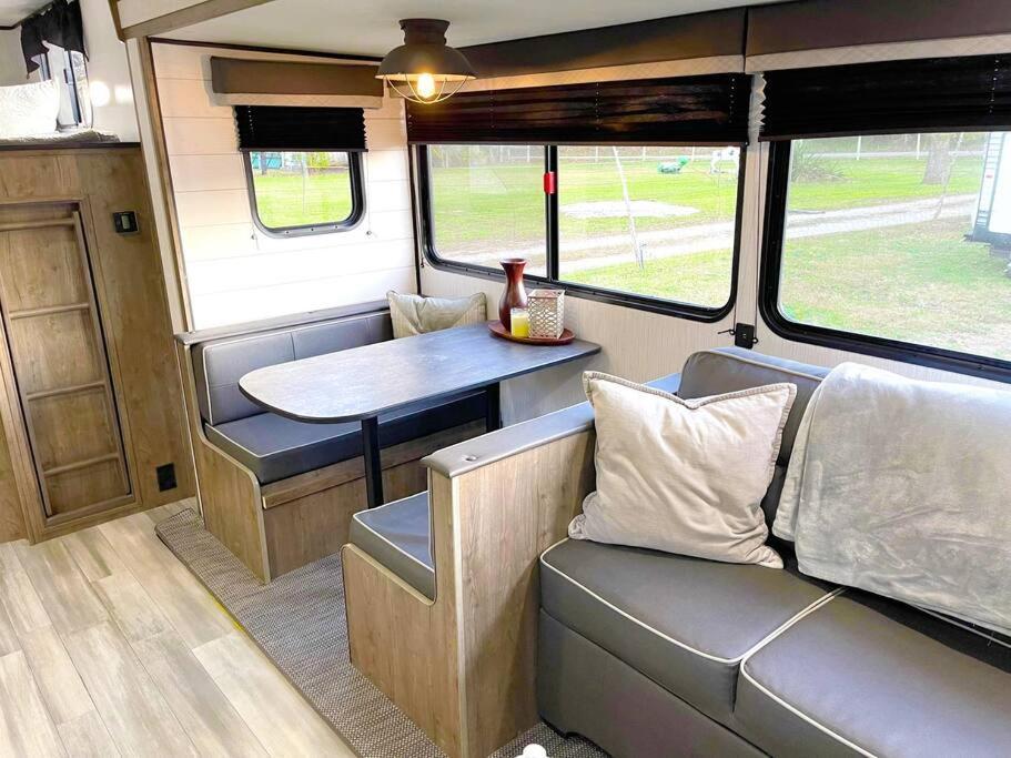 Rv Located On Private Property, Providing Access To The Guadalupe River, Accommodates Up To 5 Guests New Braunfels Ngoại thất bức ảnh